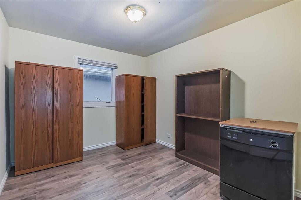 2111 Broadview - Thumbnail 2