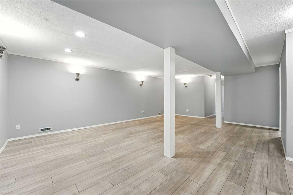 207 Pinecrest - Thumbnail 3