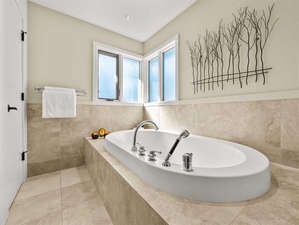 2716 Carleton - Thumbnail 2