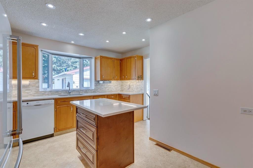 5751 Dalmead - Thumbnail 3