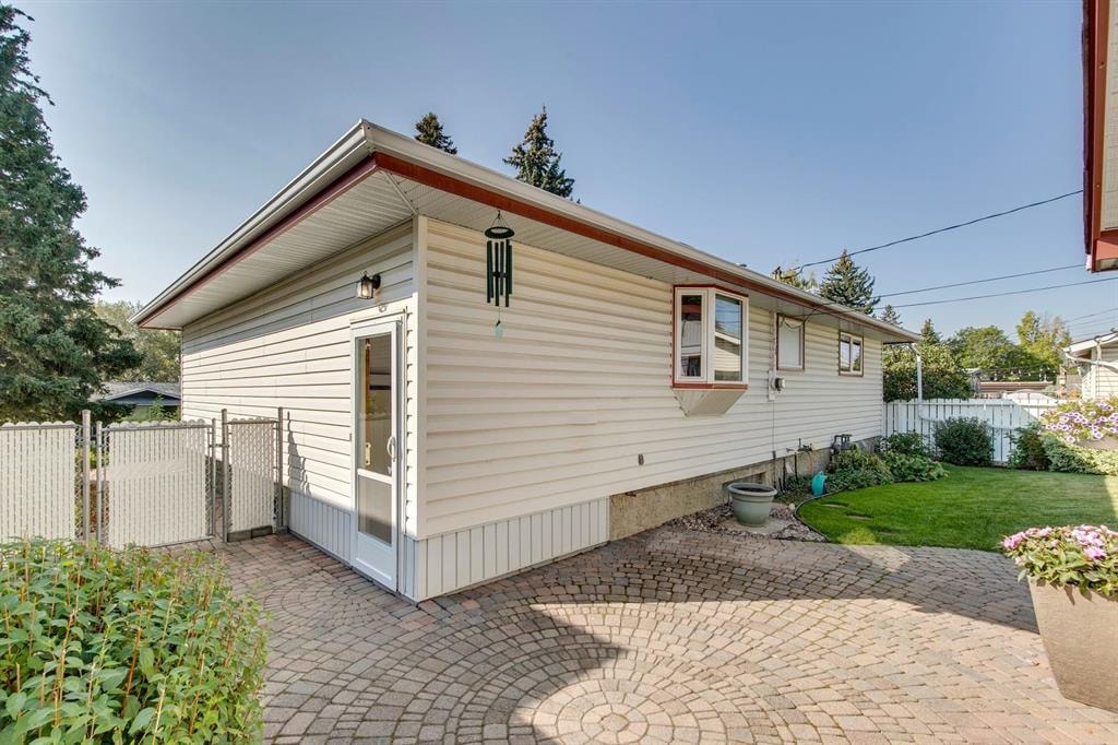 5751 Dalmead - Thumbnail 2