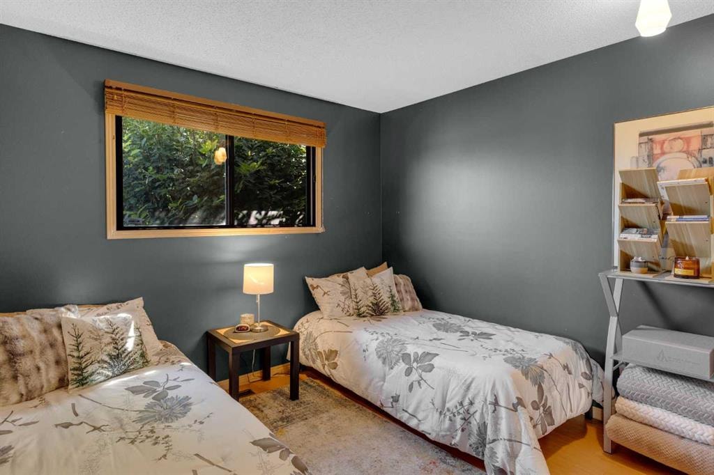 968 Abbotsford - Thumbnail 3