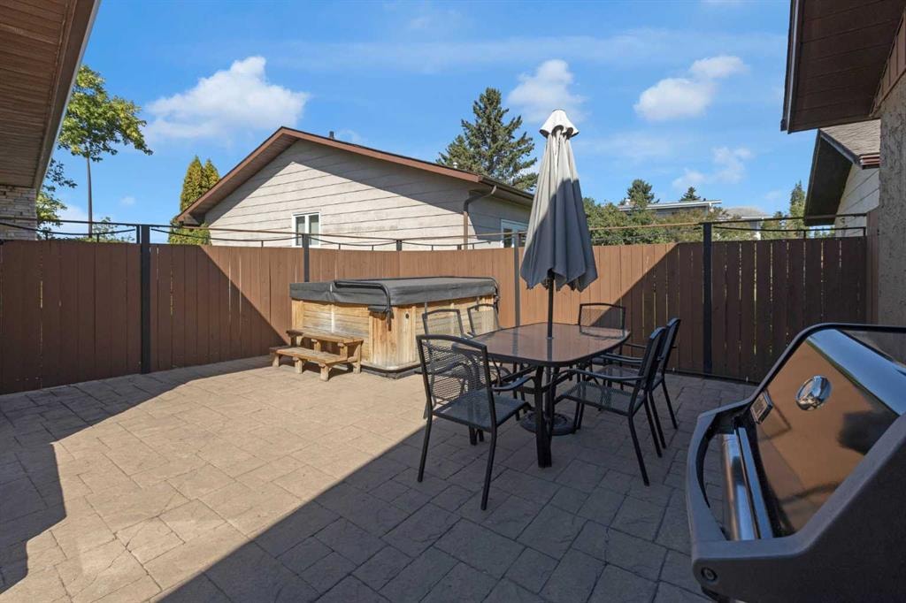 968 Abbotsford - Thumbnail 2