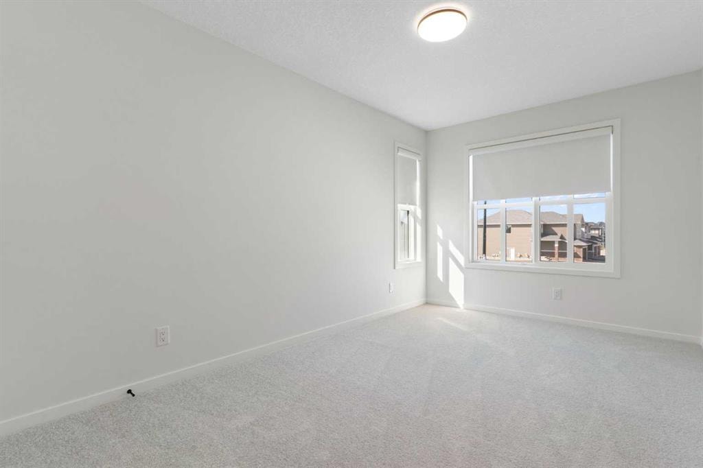 266 West Grove - Thumbnail 3