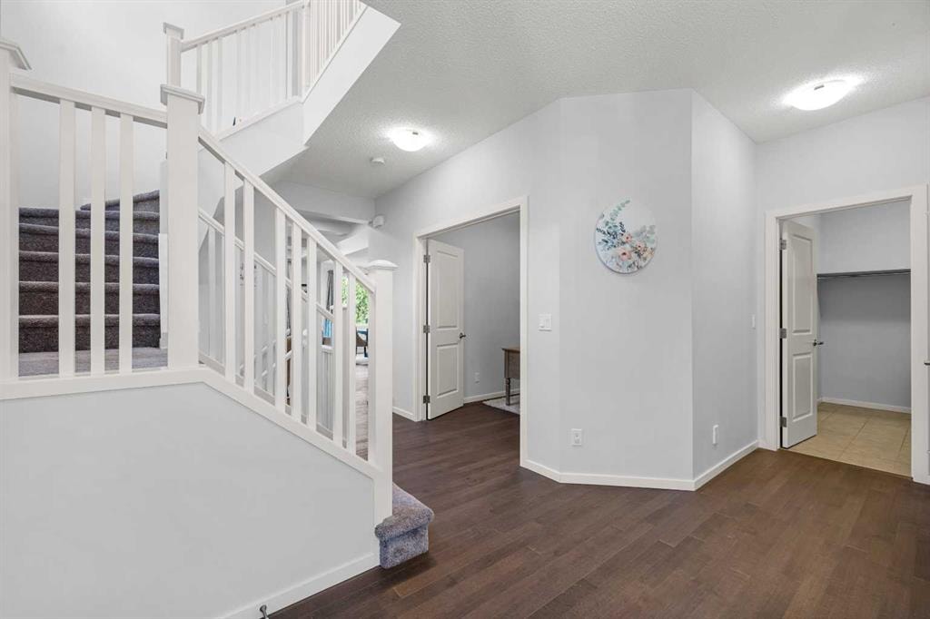 220 Walgrove - Thumbnail 2