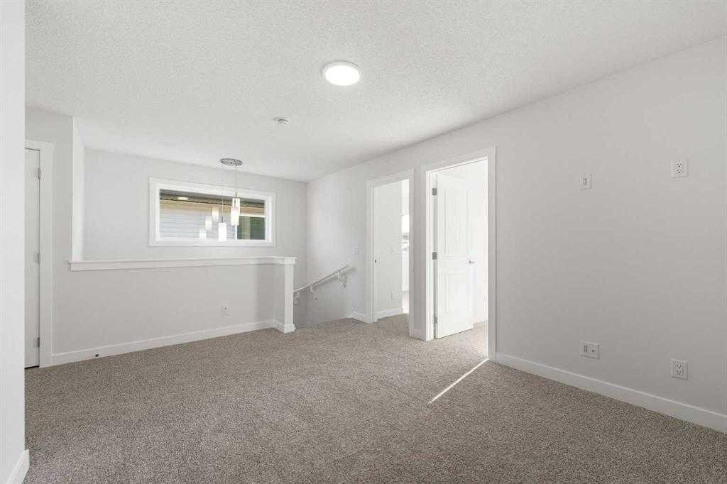526 Wolf Willow - Thumbnail 2