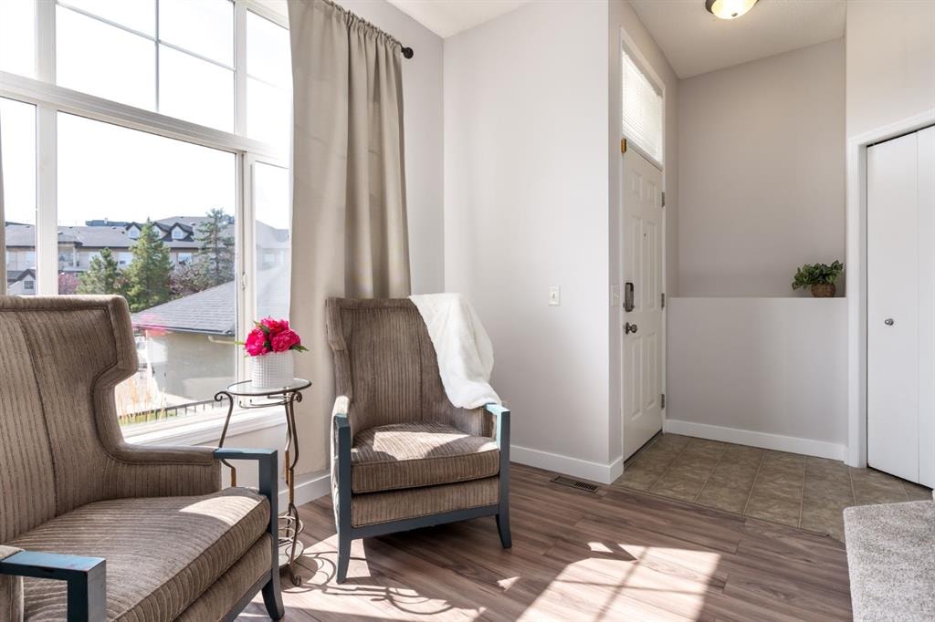 75 Mckenzie Towne - Thumbnail 2