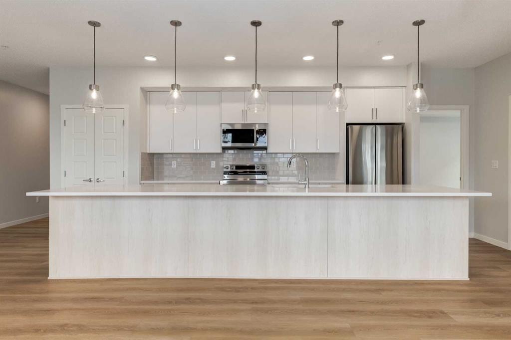 550 Belmont - Thumbnail 4