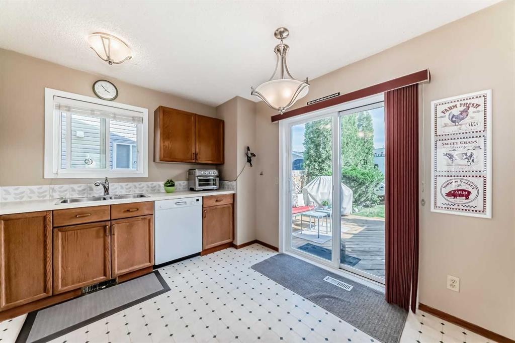 223 Martindale - Thumbnail 4