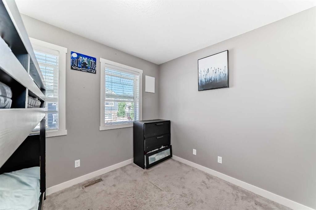 702 Evanston - Thumbnail 4