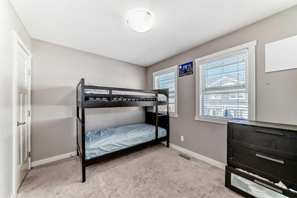 702 Evanston - Thumbnail 2