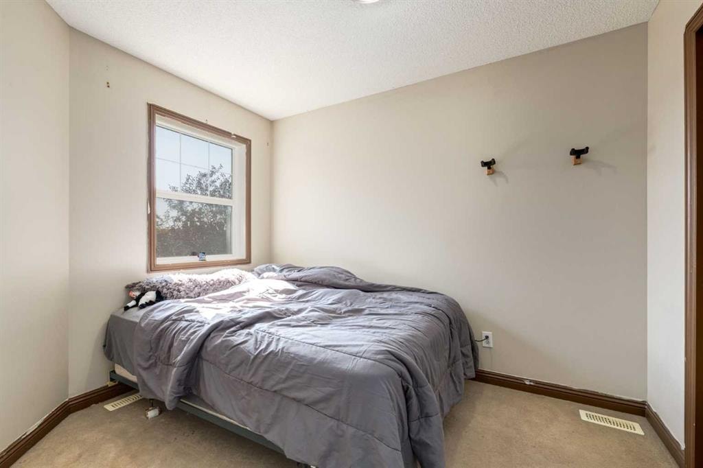 270 Royal Oak - Thumbnail 2