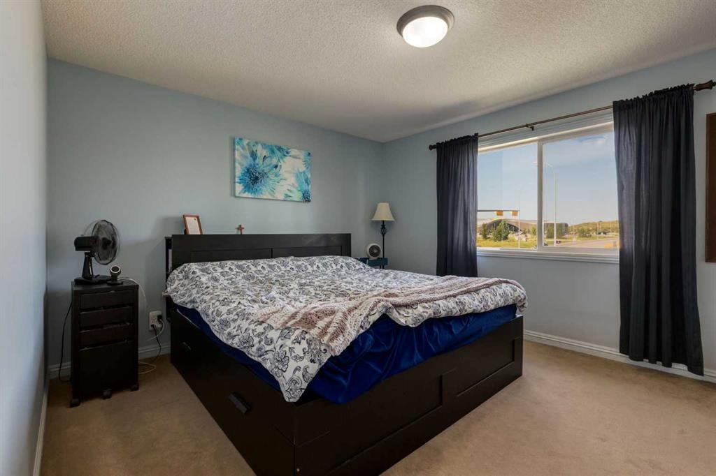 270 Royal Oak - Thumbnail 3