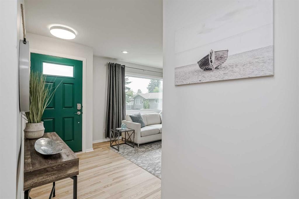 52 Hogarth - Thumbnail 4