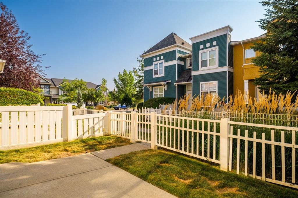 232 Mckenzie Towne - Thumbnail 2