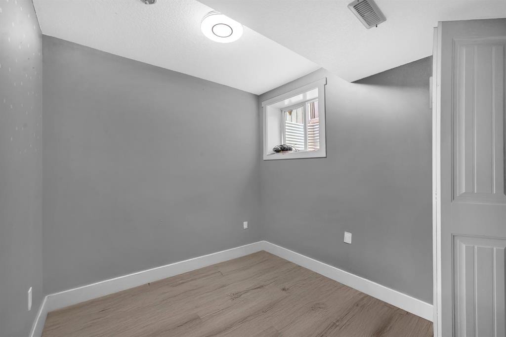 6022 Martingrove - Thumbnail 2