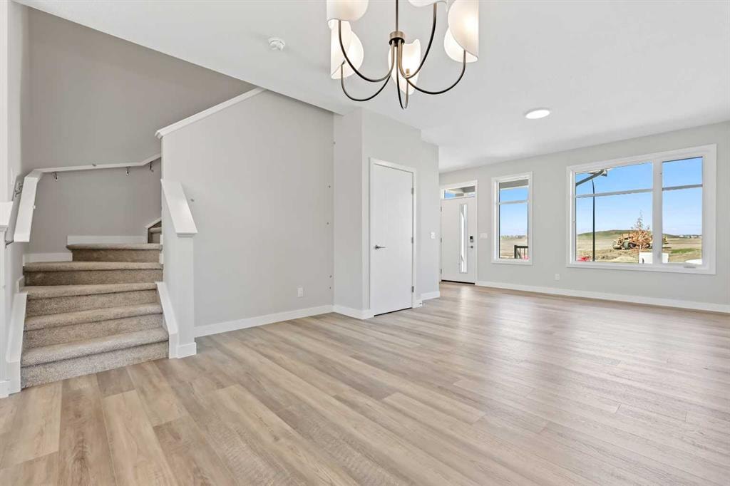 7023 Rangeview - Thumbnail 2