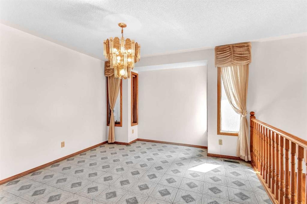 125 Edgebrook - Thumbnail 2
