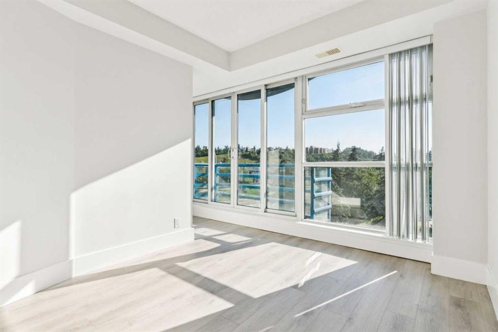 205 Riverfront - Thumbnail 2