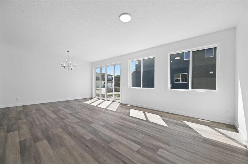 430 Corner Glen - Thumbnail 2