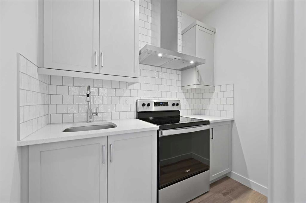 430 Corner Glen - Thumbnail 3