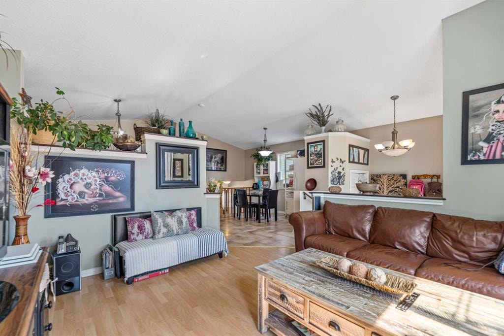 113 Martin Crossing - Thumbnail 4