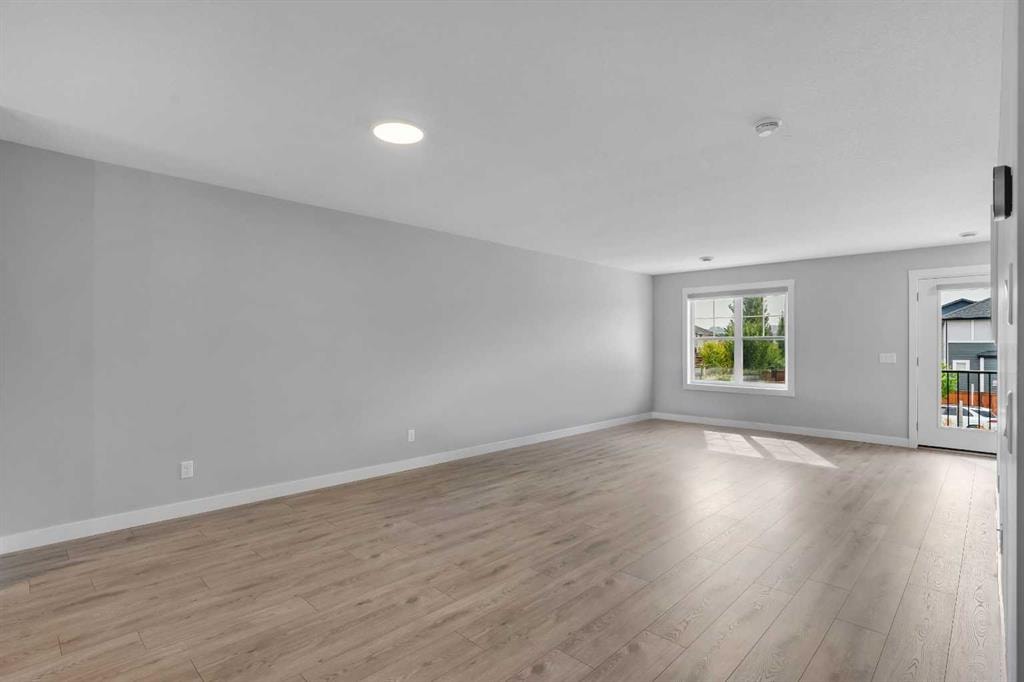853 Cranston - Thumbnail 4