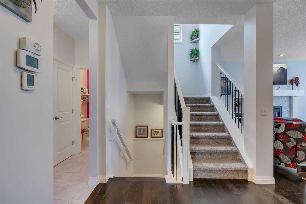 223 Auburn Meadows - Thumbnail 2