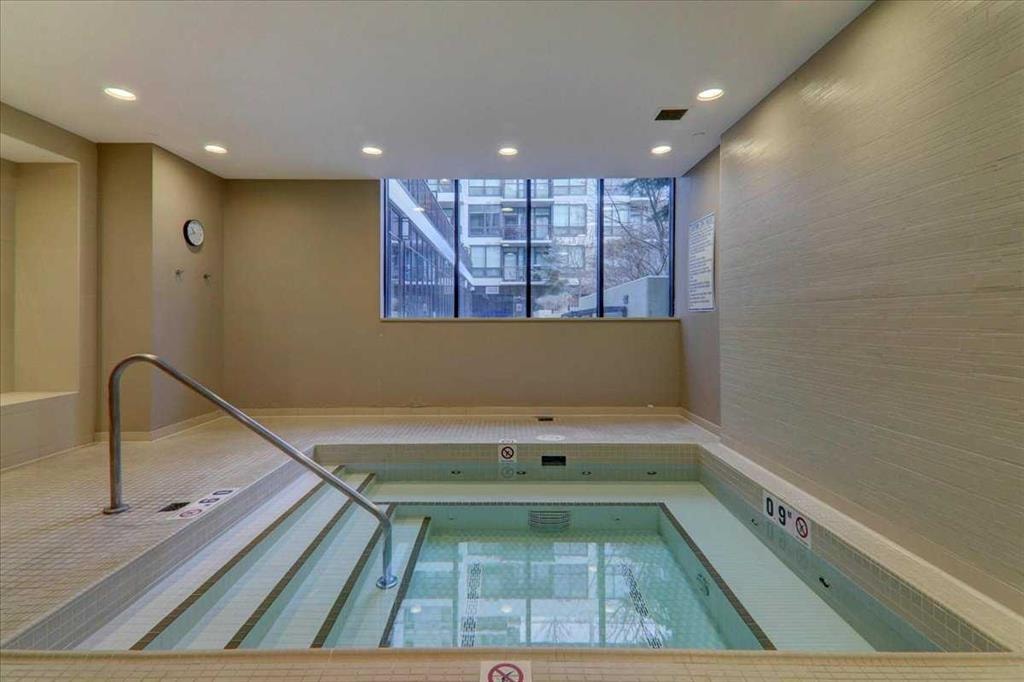 222 Riverfront - Thumbnail 3