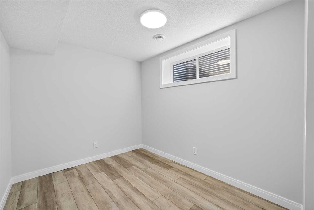 405 Wentworth - Thumbnail 3