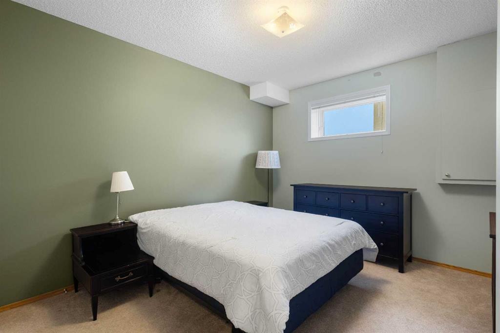 212 Hampstead - Thumbnail 2