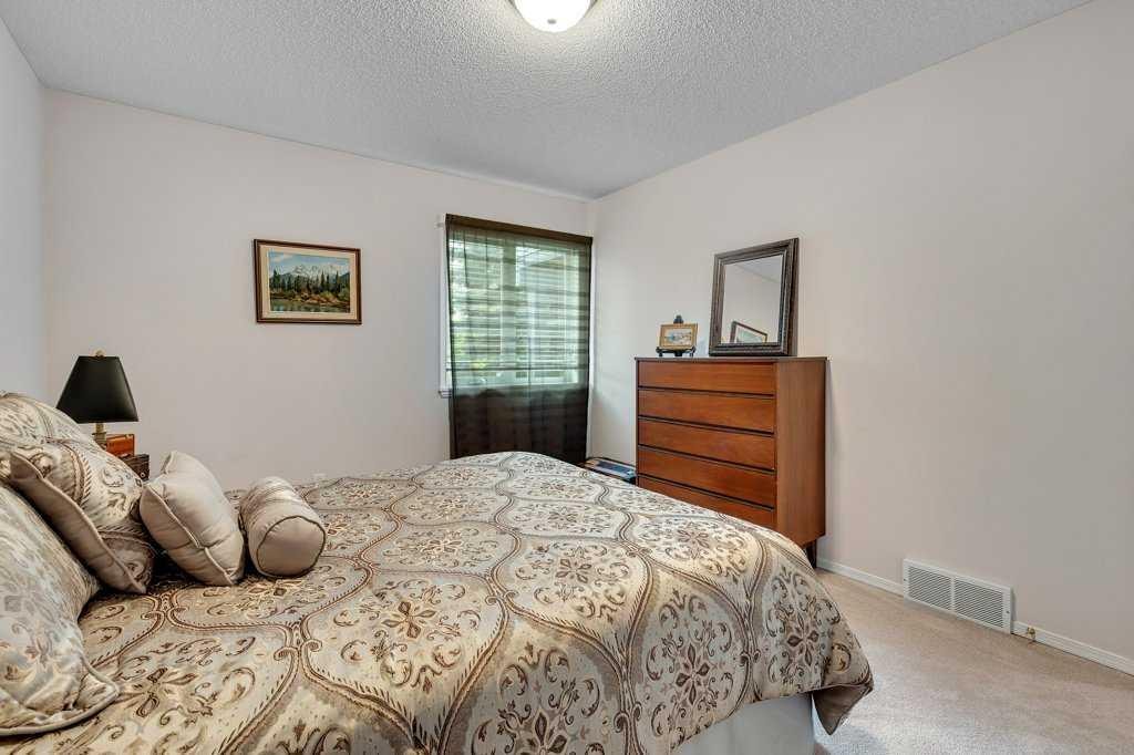 180 Valley Ridge - Thumbnail 2
