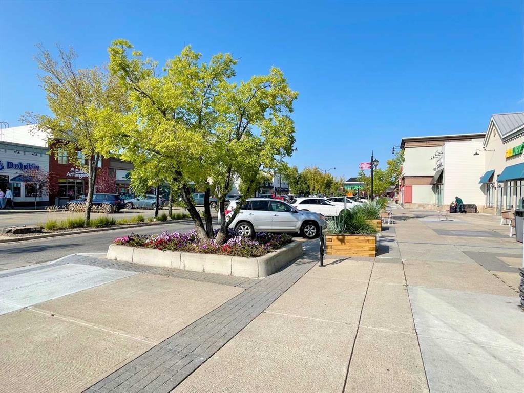 1130 Mckenzie Towne - Thumbnail 4
