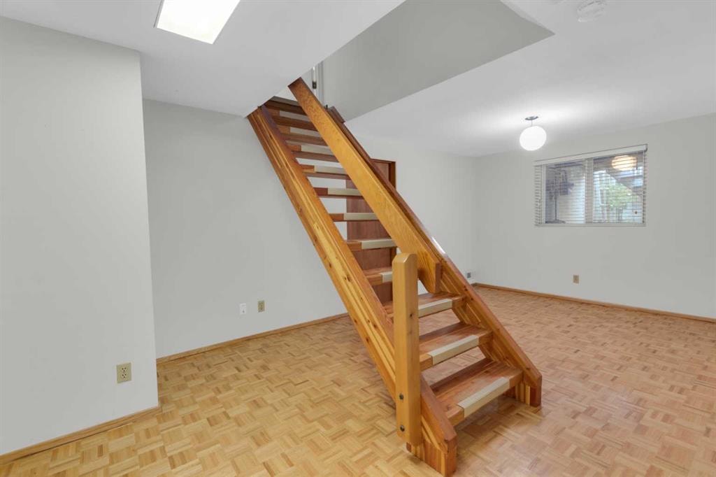2711 Crawford - Thumbnail 3