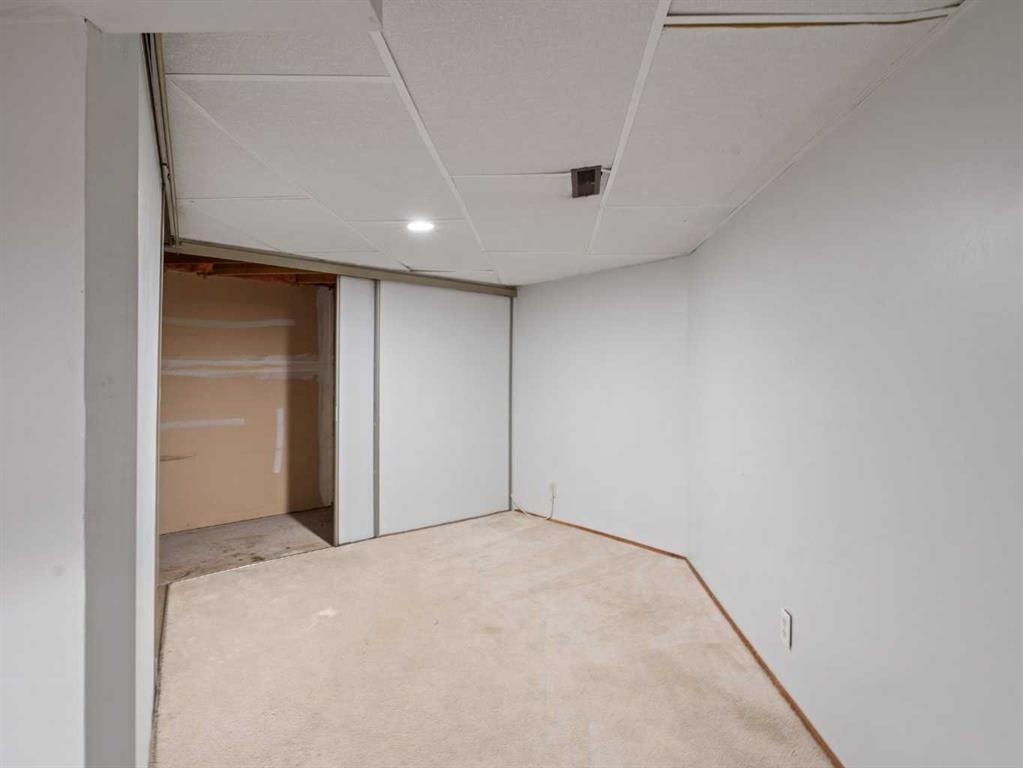 8533 Silver Springs - Thumbnail 4