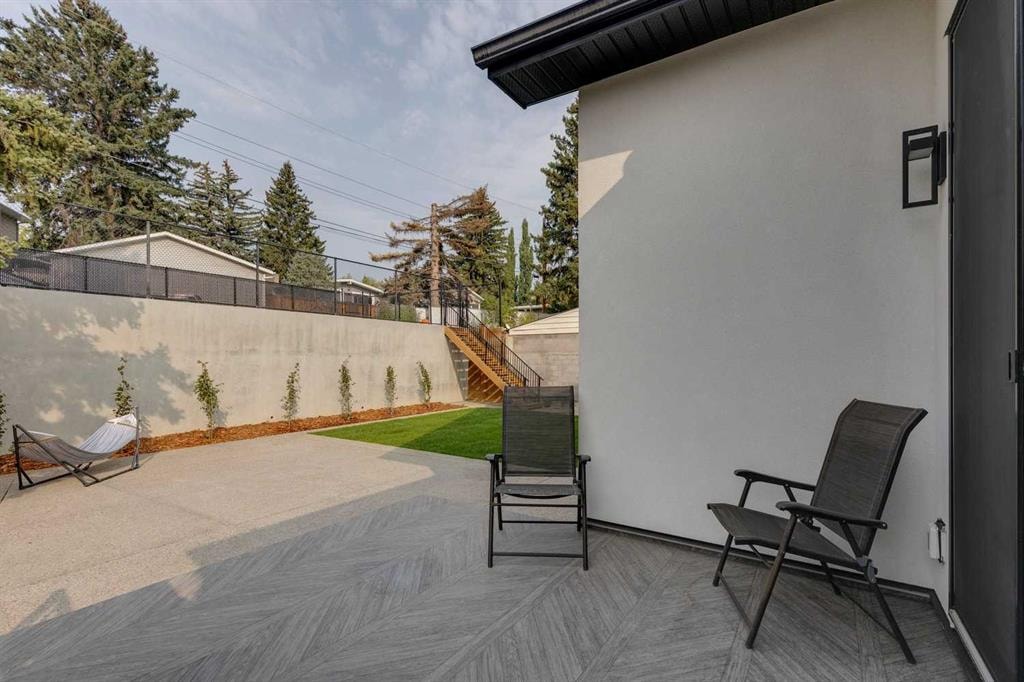 30 Roselawn - Thumbnail 3