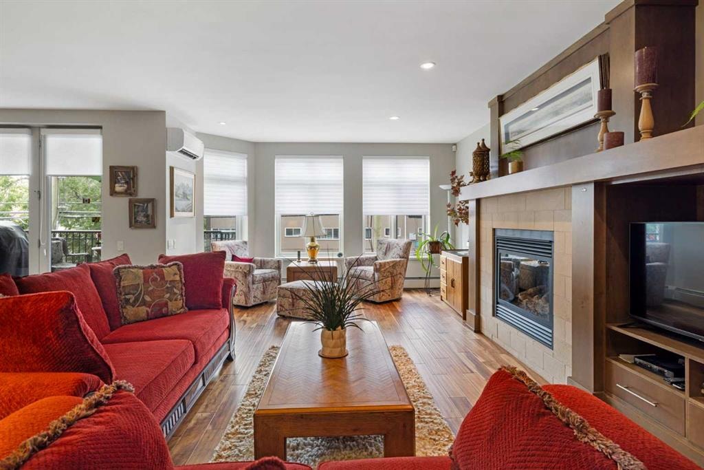 1407 Kensington - Thumbnail 2
