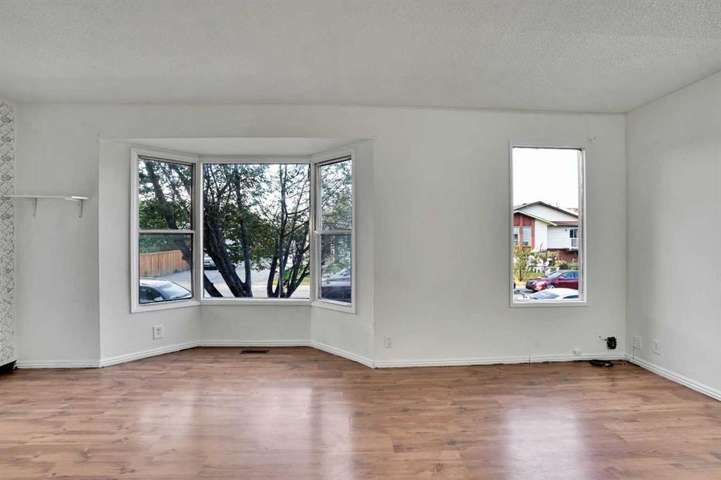 537 Whiteland - Thumbnail 3