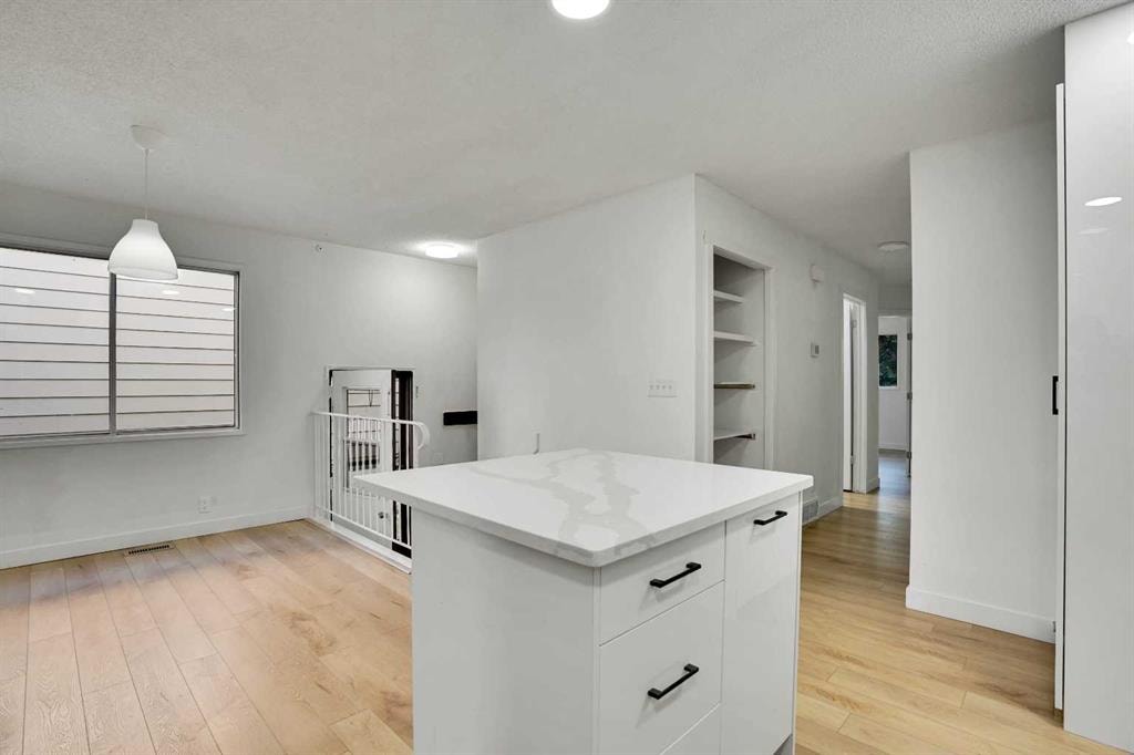 537 Whiteland - Thumbnail 2