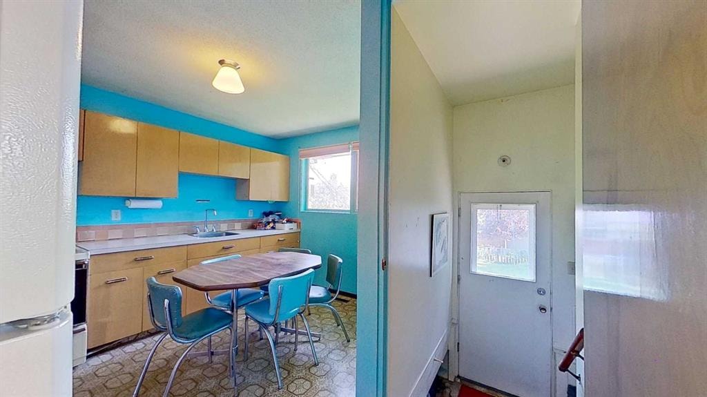 236 Westwood - Thumbnail 3