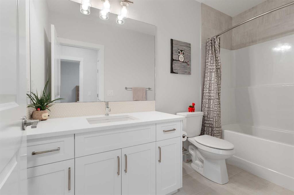 246 West Grove - Thumbnail 3