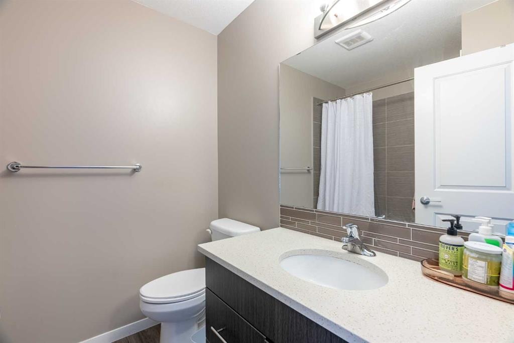 711 Beacon Hill Drive - Thumbnail 2