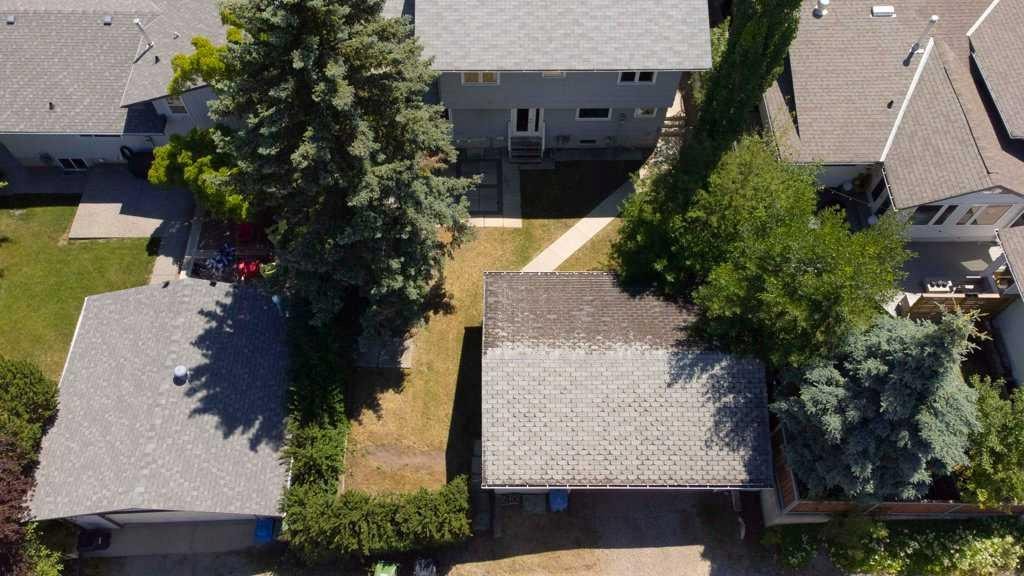 320 Parkridge - Thumbnail 3