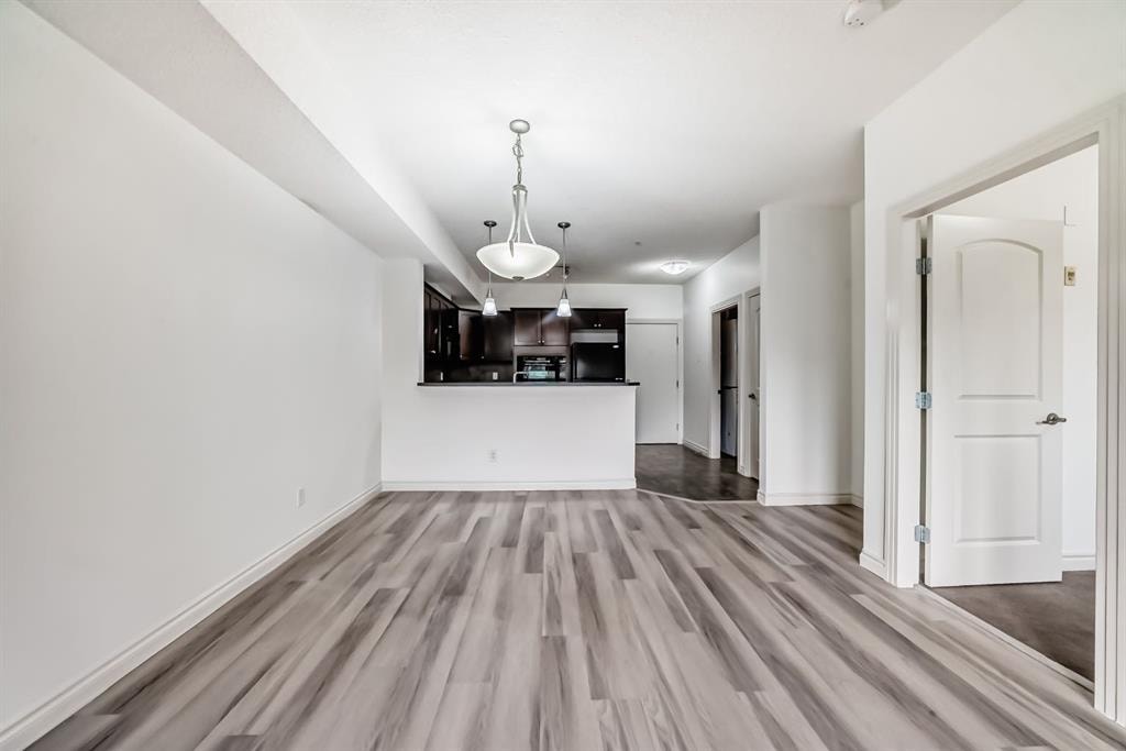60 Royal Oak - Thumbnail 3