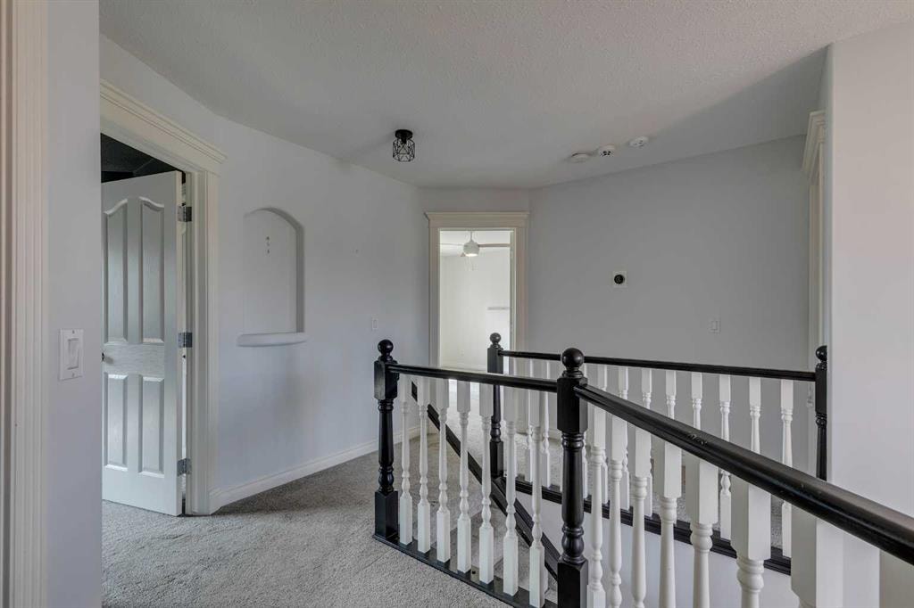 1374 Strathcona - Thumbnail 3