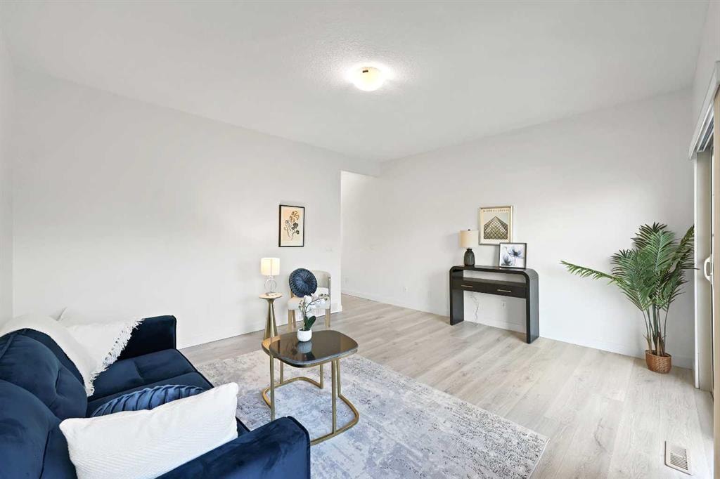 229 Sage Hill - Thumbnail 3