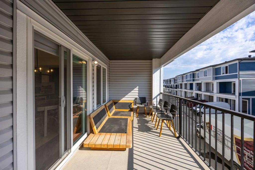 182 Belmont - Thumbnail 4