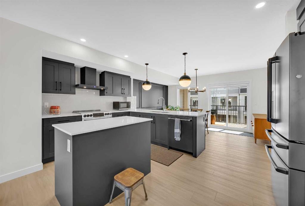 182 Belmont - Thumbnail 3