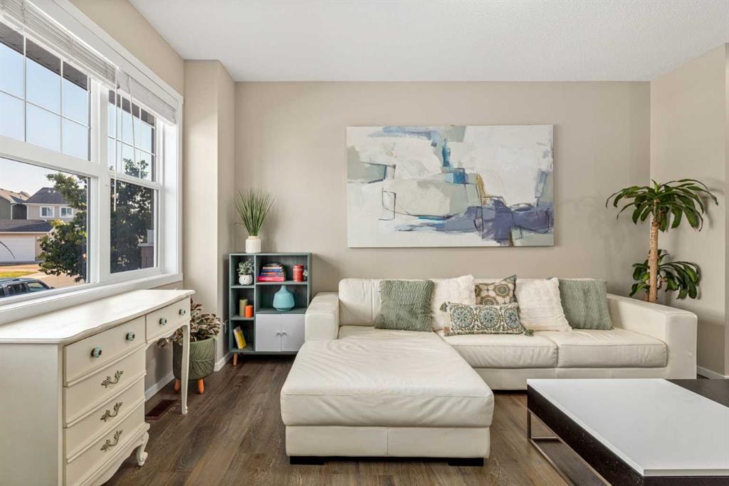 21 Auburn Meadows - Thumbnail 2