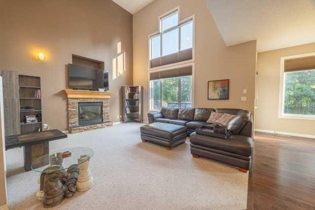 28 Crestmont - Thumbnail 3
